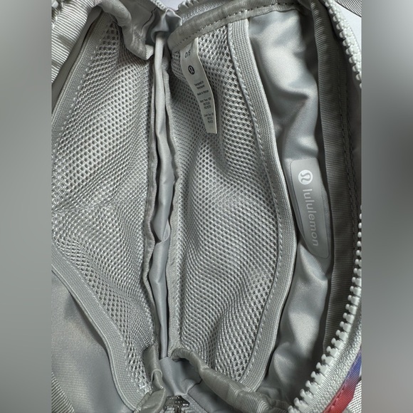 NWOT lululemon Everywhere Belt Bag 1L multicolor Unisex - Picture 9 of 10